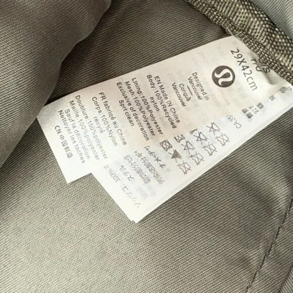 🆕 lululemon athletica 🧿 NWOT New Crew Backpack, Bay Leaf (Olive Green) - 22L - Picture 9 of 12